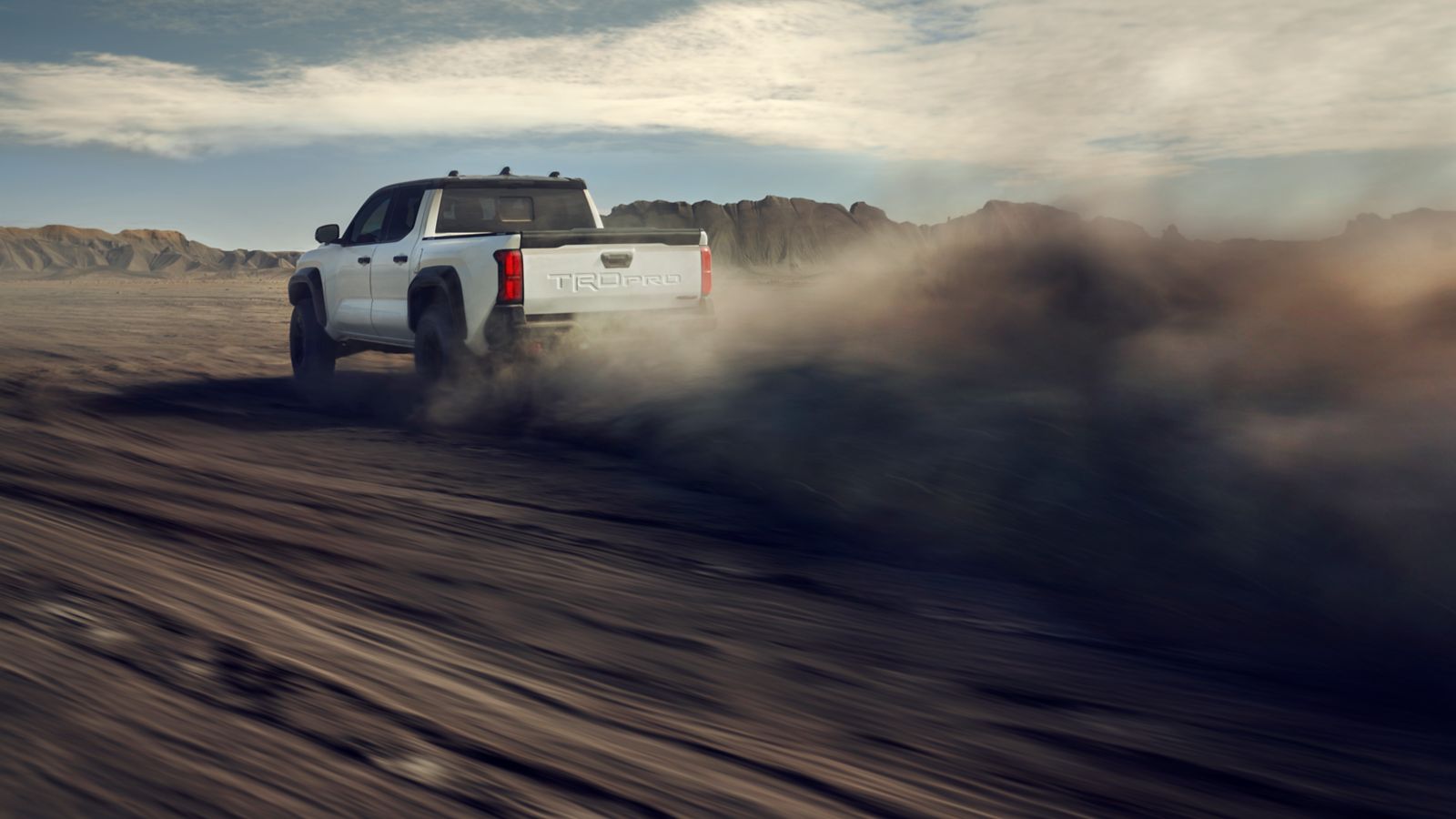 Toyota Hilux SR5 lateral Venezuela — pickup doble cabina 2026